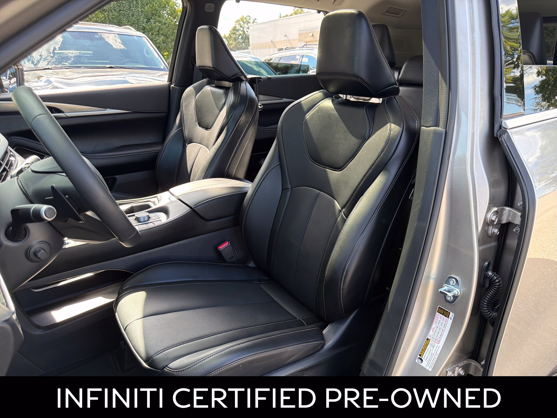 Certified 2026 INFINITI QX60 Luxe w/ Family Package FWD image 30