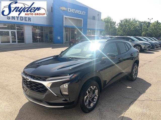 New 2025 Chevrolet Trax LT w/ Driver Confidence Package