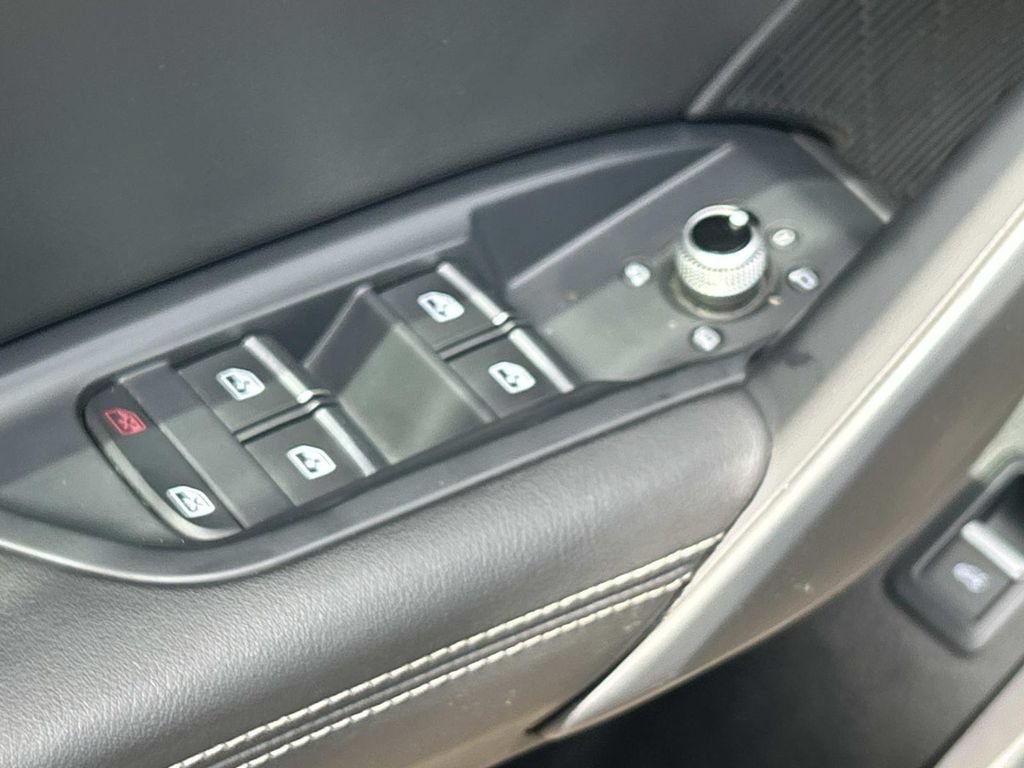 Used 2018 Audi SQ5 Prestige AWD/4WD image 21