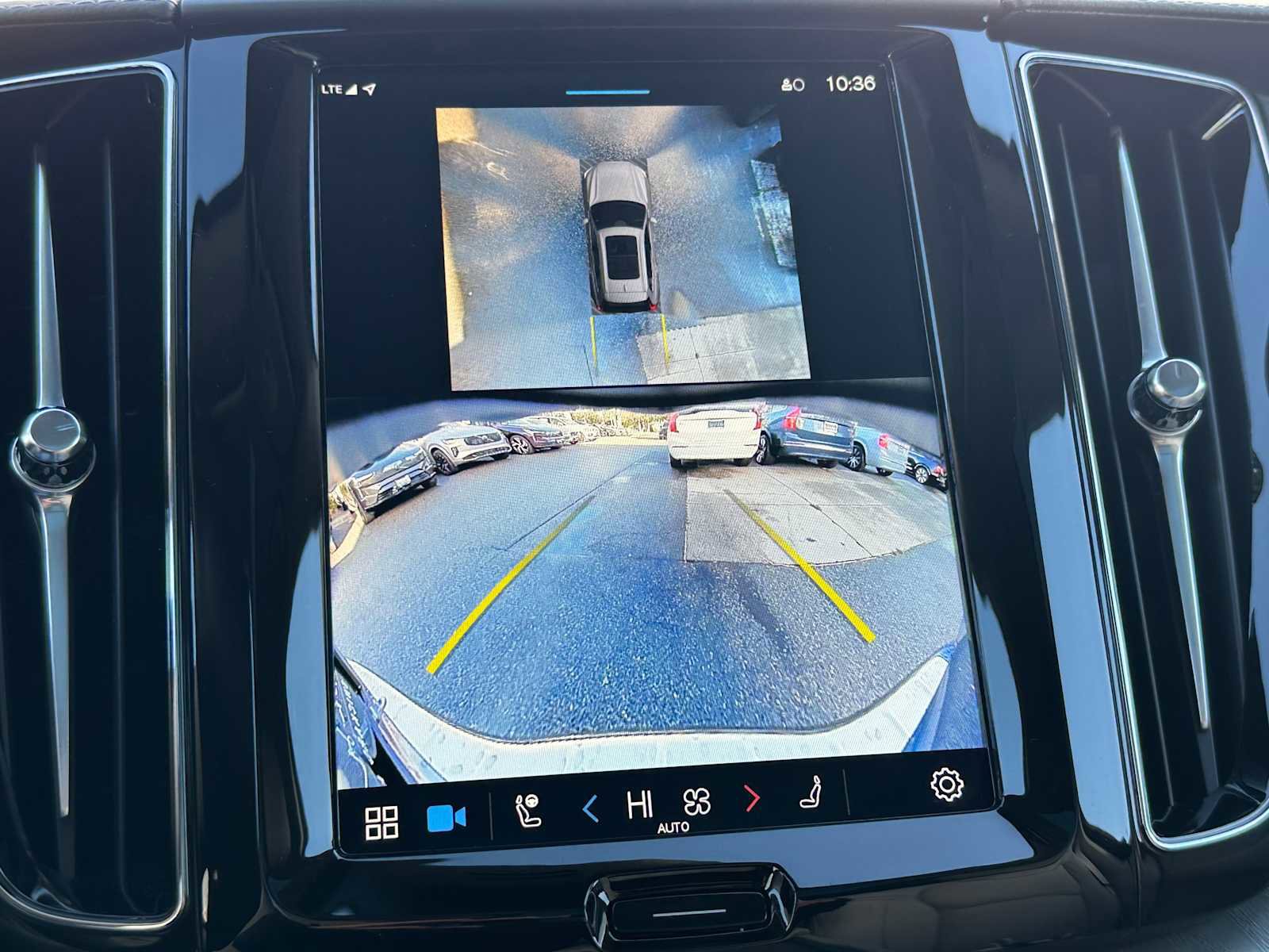 Used 2025 Volvo XC60 B5 Ultra w/ Protection Package Premier image 26