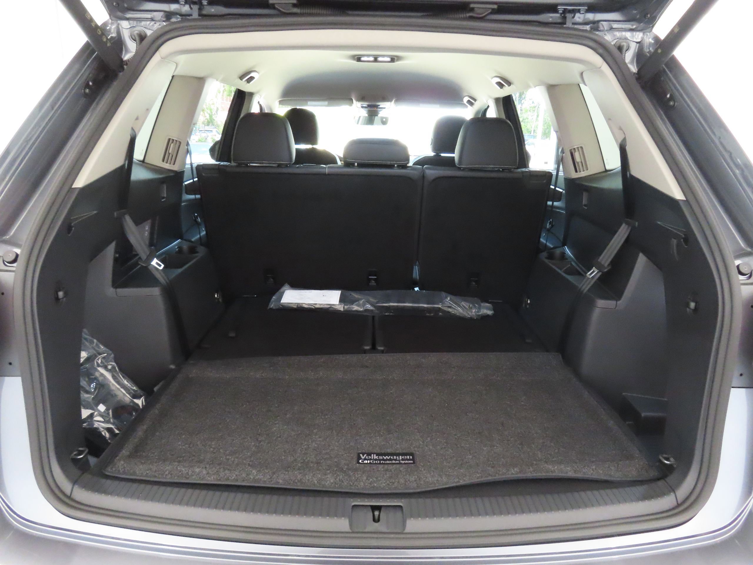 New 2025 Volkswagen Atlas SE FWD image 23