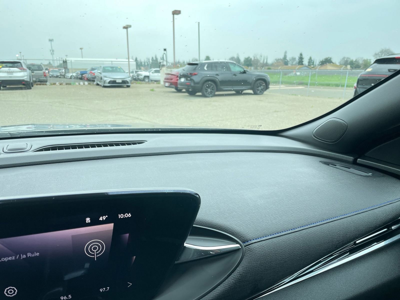 Used 2025 Buick Envista Sport Touring image 35