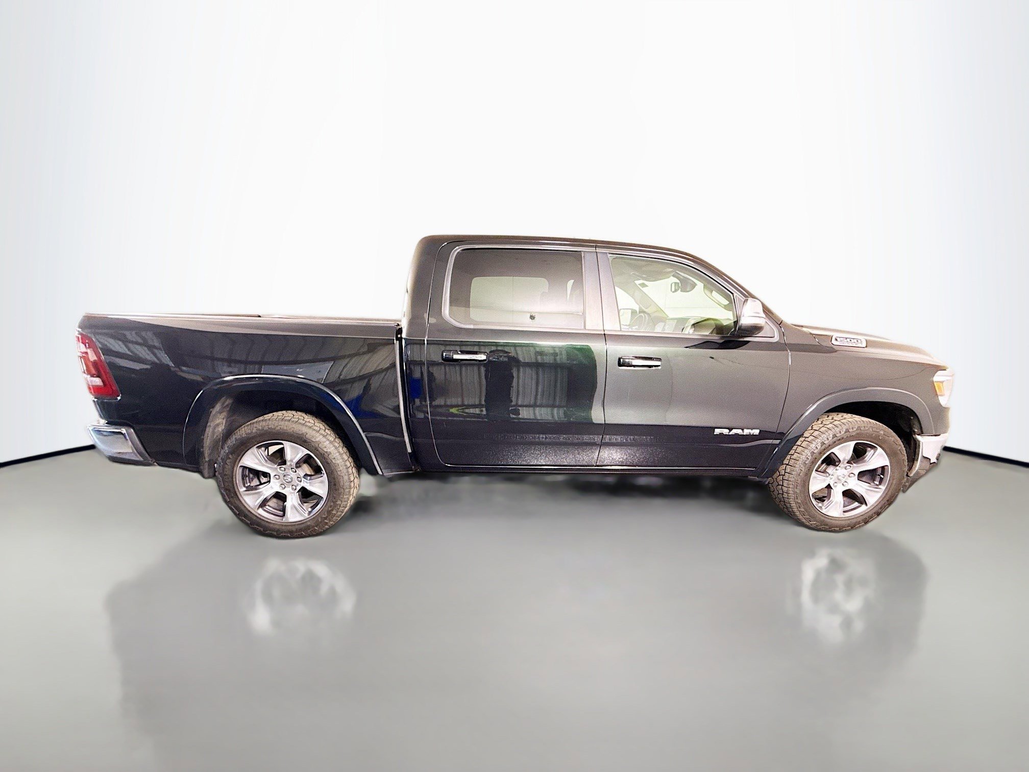 Used 2019 RAM 1500 Laramie image 11