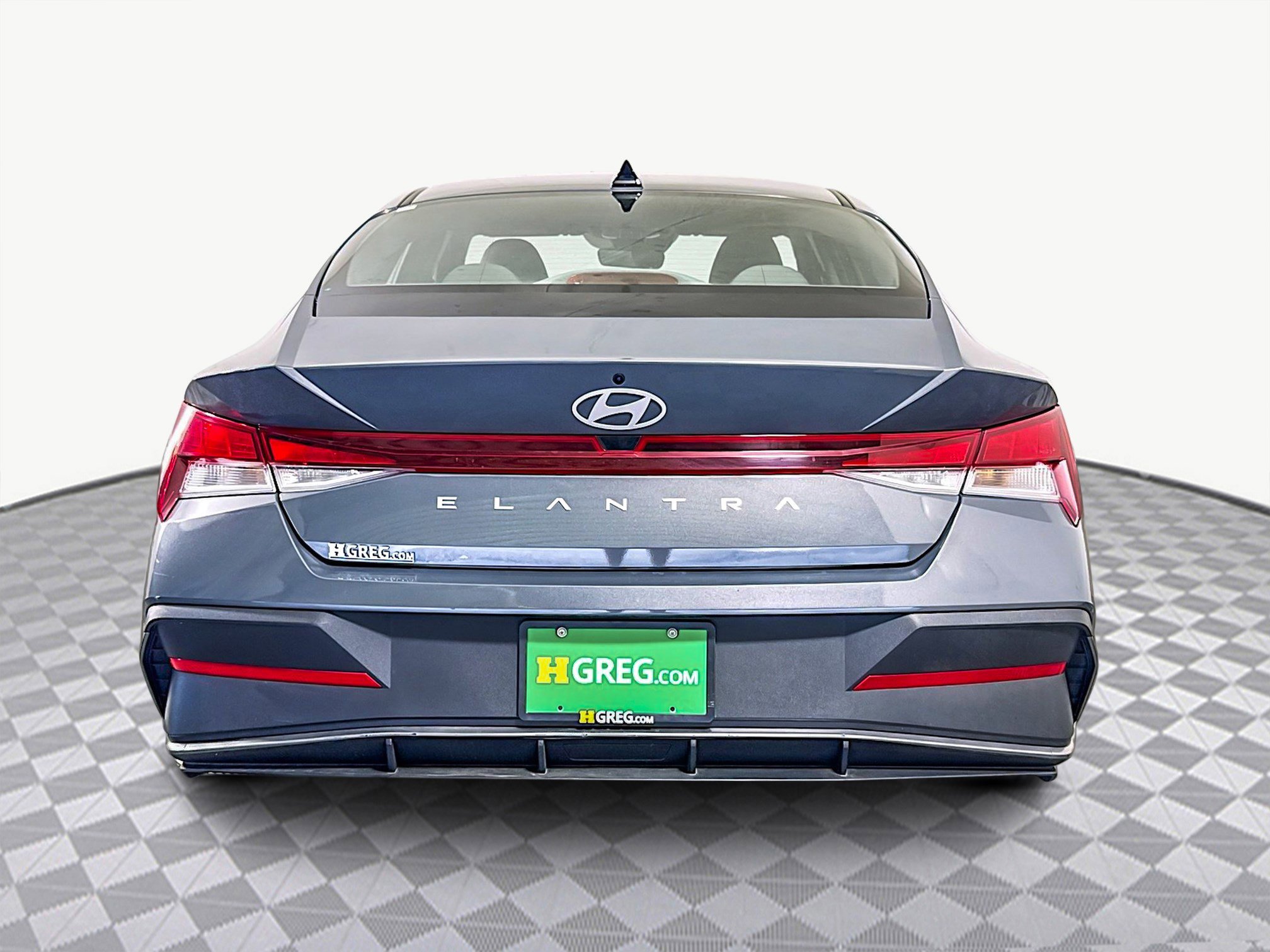 Used 2025 Hyundai Elantra SE image 8