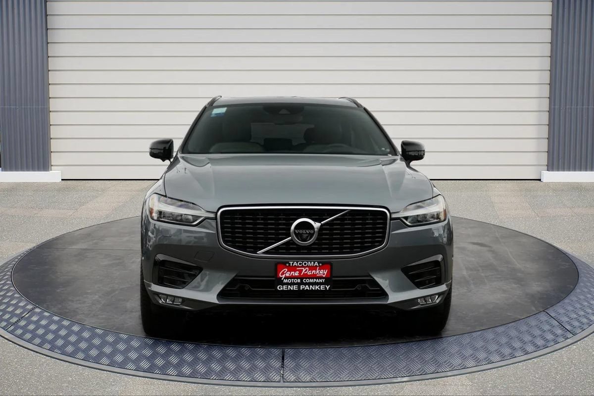 Used 2020 Volvo XC60 T5 R-Design w/ Protection Package Premier AWD/4WD image 2