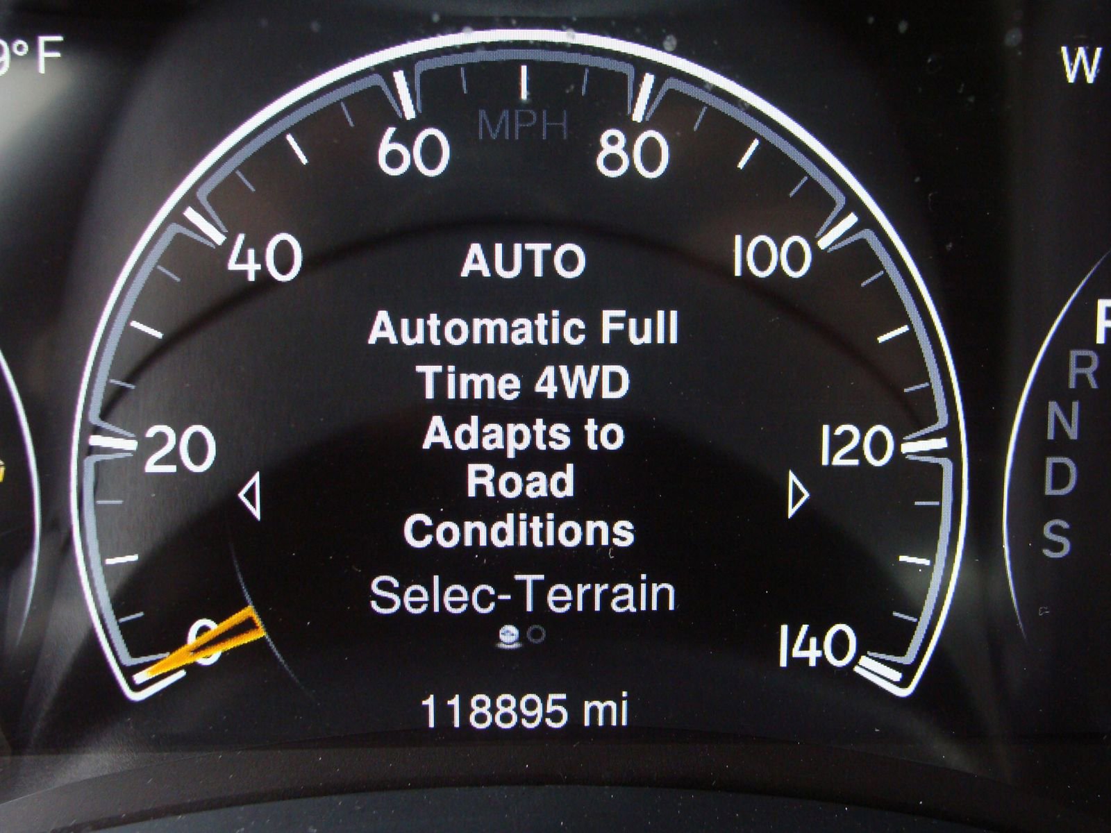 Used 2015 Jeep Grand Cherokee Limited w/ Luxury Group II image 33