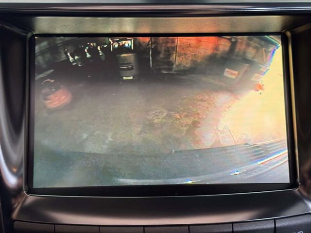 Used 2011 Lexus LX 570 4WD image 14