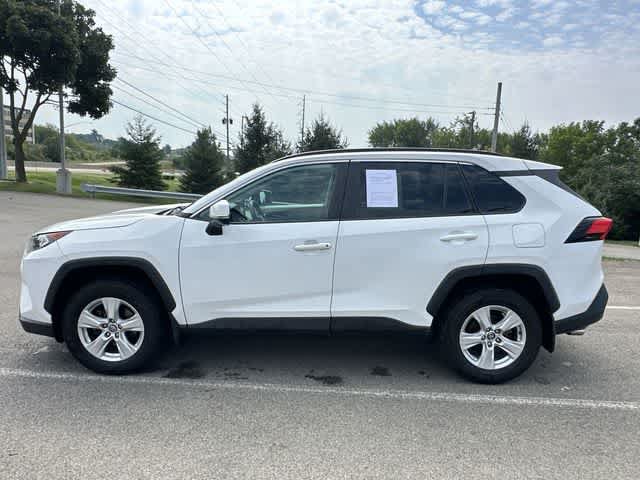 Used 2021 Toyota RAV4 XLE AWD/4WD image 2