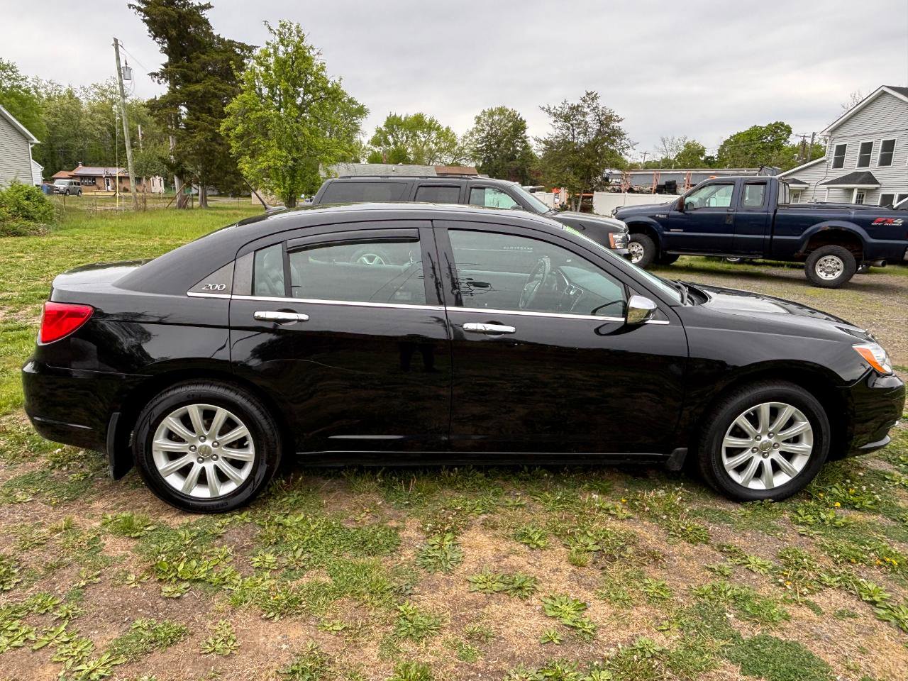 Used 2014 Chrysler 200 Limited w/ Sun/Sound Group FWD image 4