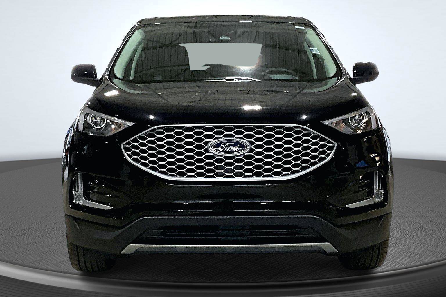 Used 2024 Ford Edge SEL w/ Convenience Package image 3