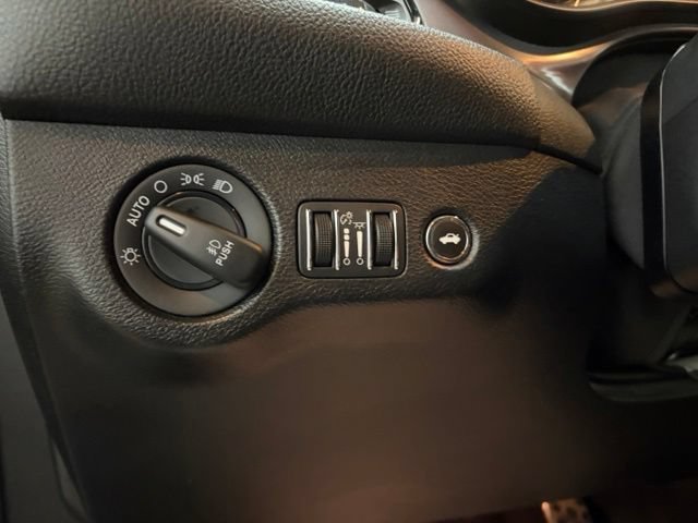 Used 2019 Dodge Challenger R/T RWD image 25