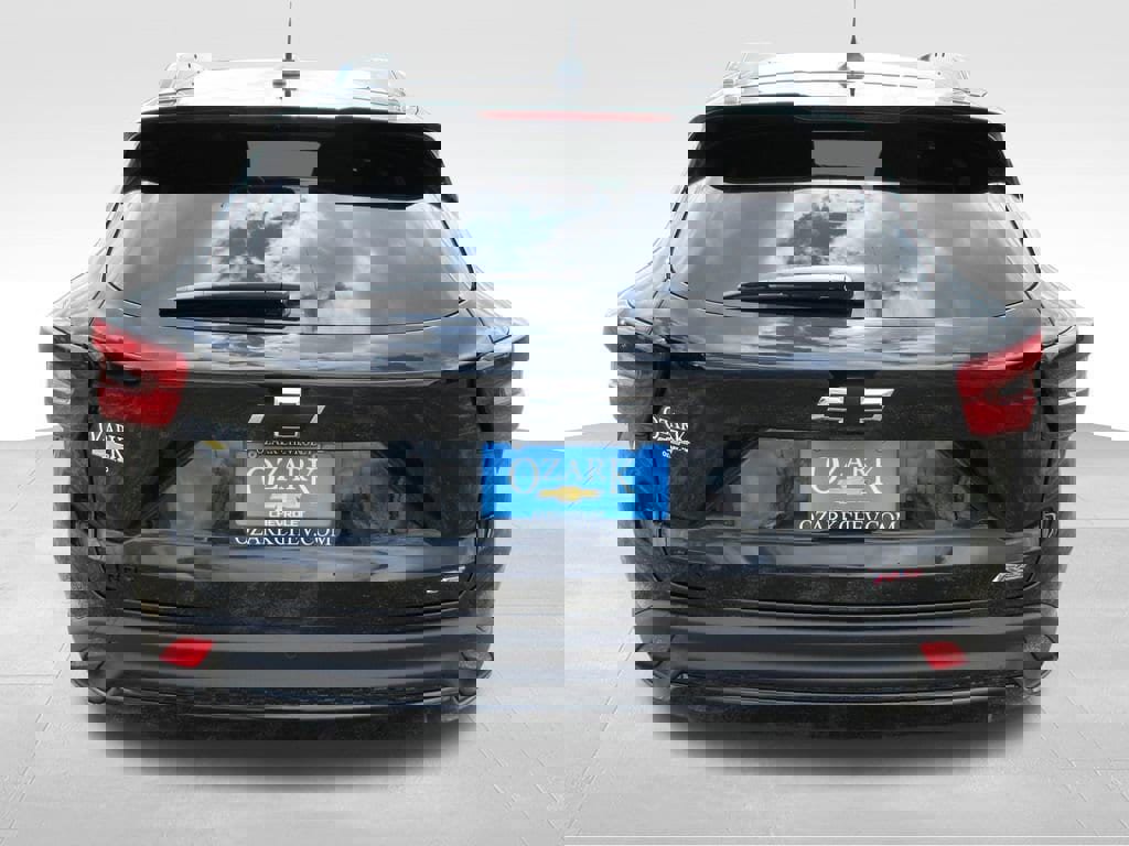 New 2026 Chevrolet Trax RS w/ Sunroof Package FWD image 4