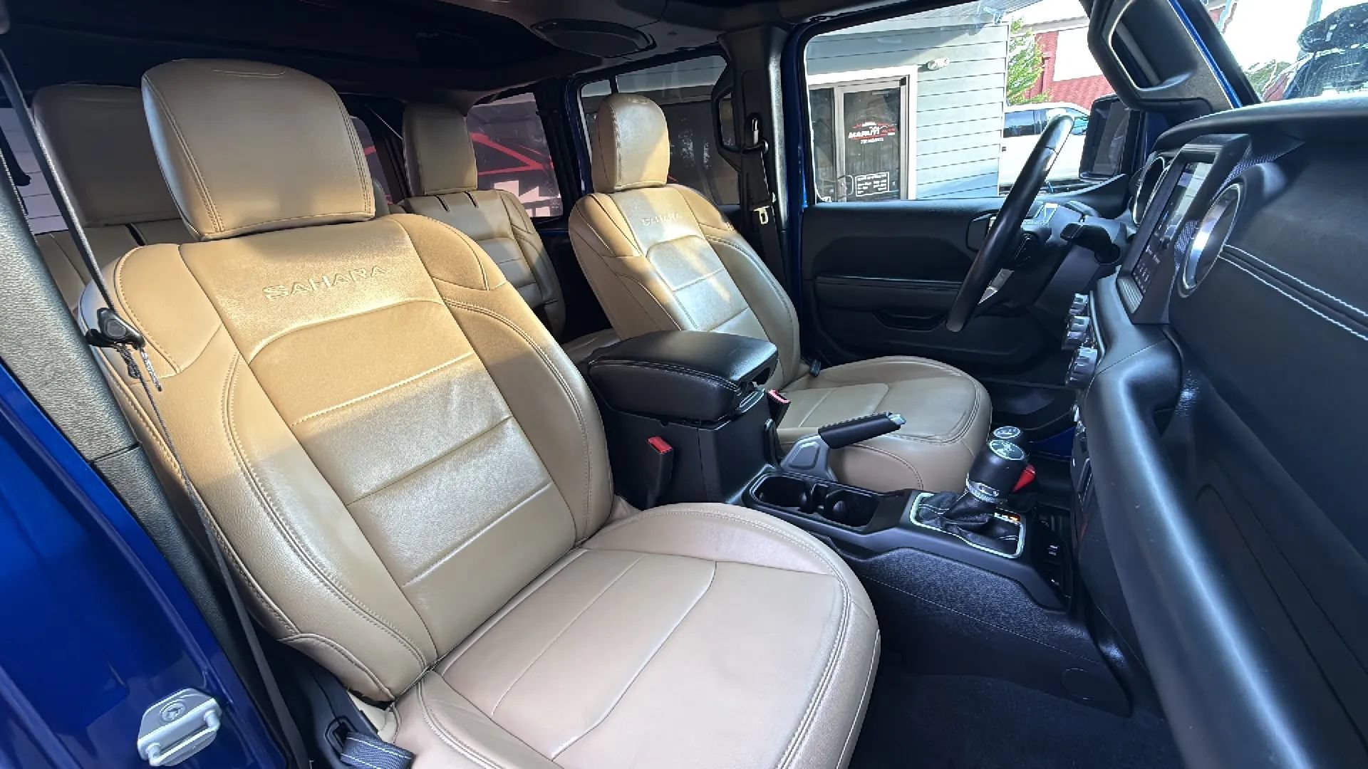 Used 2018 Jeep Wrangler Unlimited Sahara AWD/4WD image 24