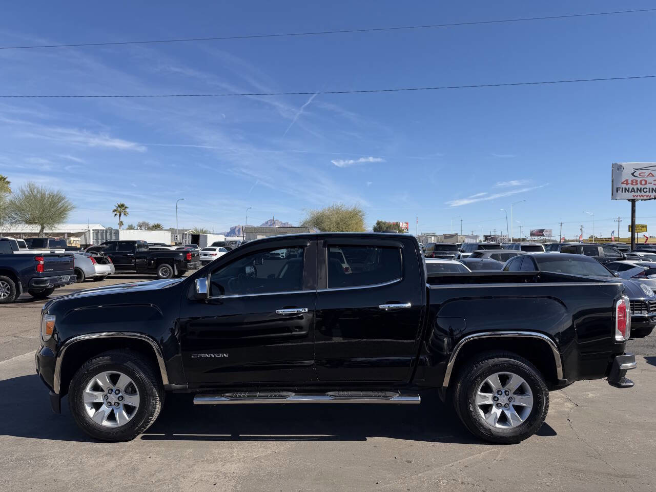 Used 2017 GMC Canyon SLE w/ SLE Convenience Package image 4