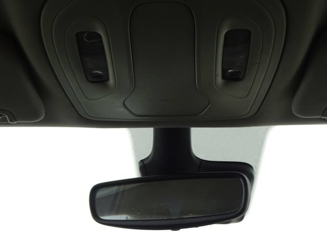 Used 2021 Chrysler Voyager L FWD image 25