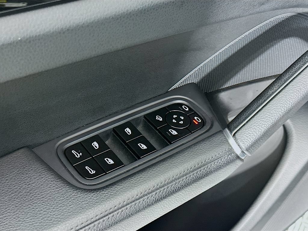 Certified 2020 Porsche Cayenne AWD/4WD image 20