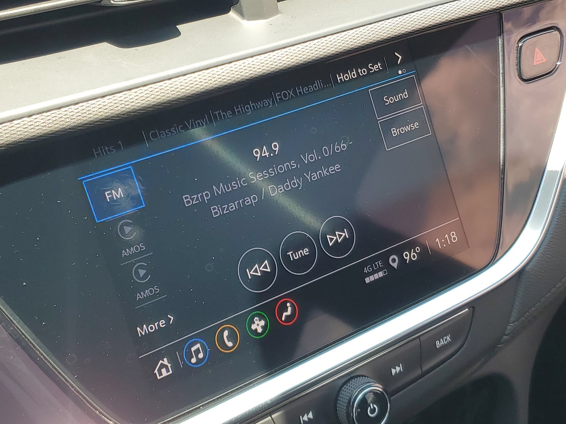 Used 2023 Buick Encore GX Select w/ Sport Touring Package FWD image 28