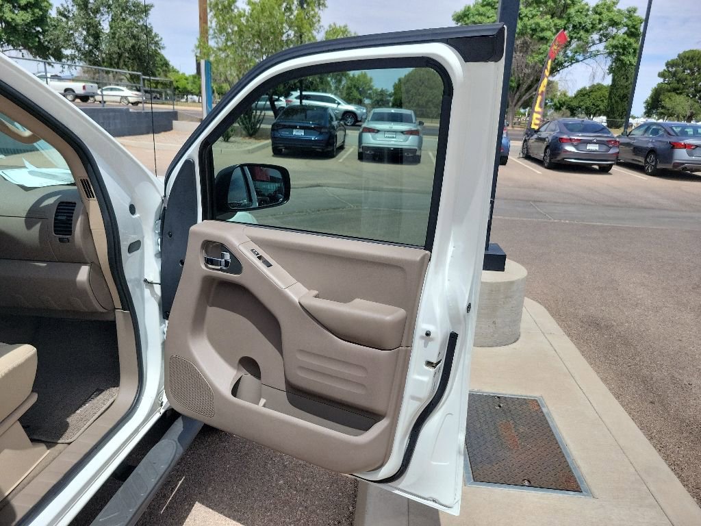 Used 2019 Nissan Frontier SV w/ Value Truck Package RWD image 17