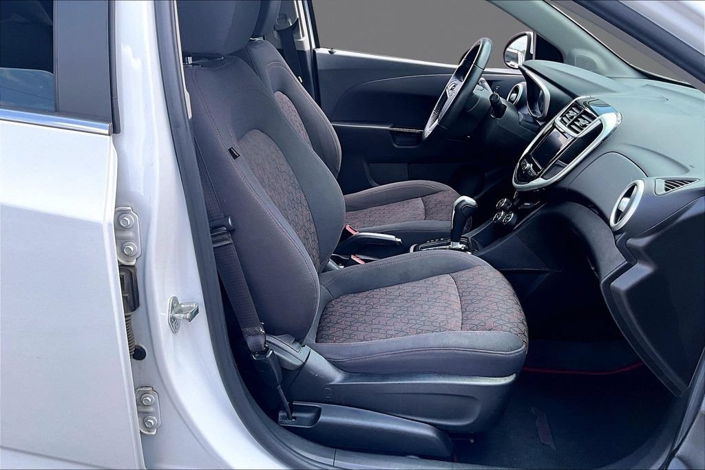 Certified 2020 Chevrolet Sonic LT w/ Convenience Package FWD image 7