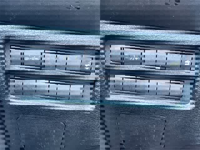 Used 2023 Mitsubishi Outlander SE image 39