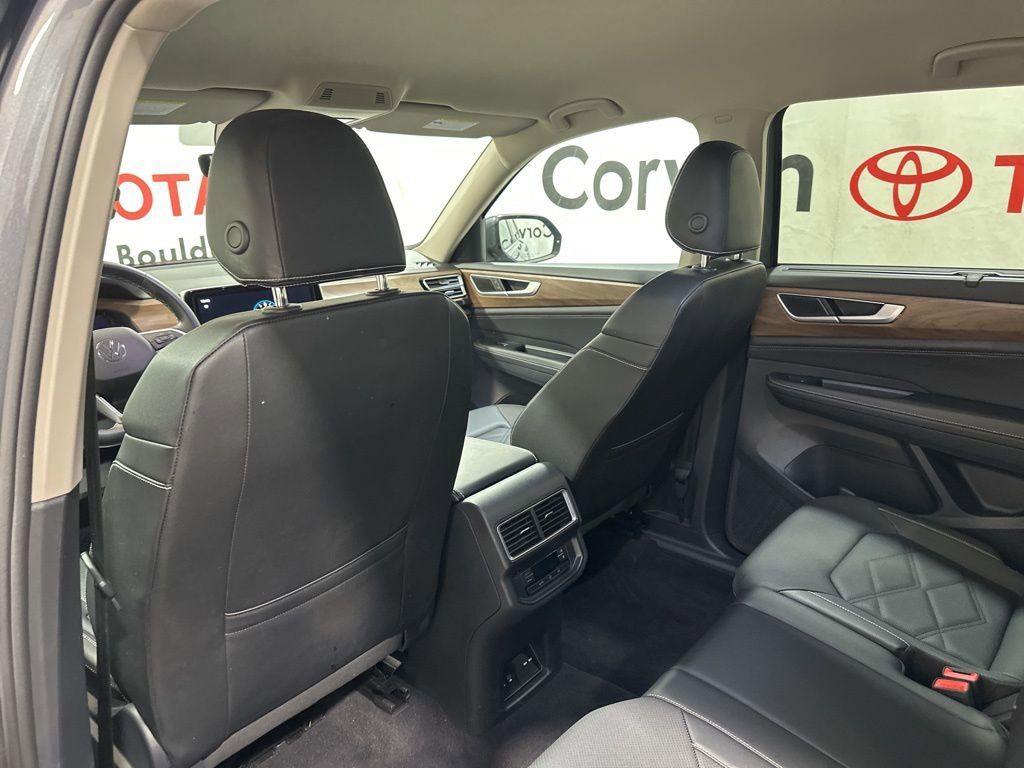 Used 2025 Volkswagen Atlas SE AWD/4WD image 19