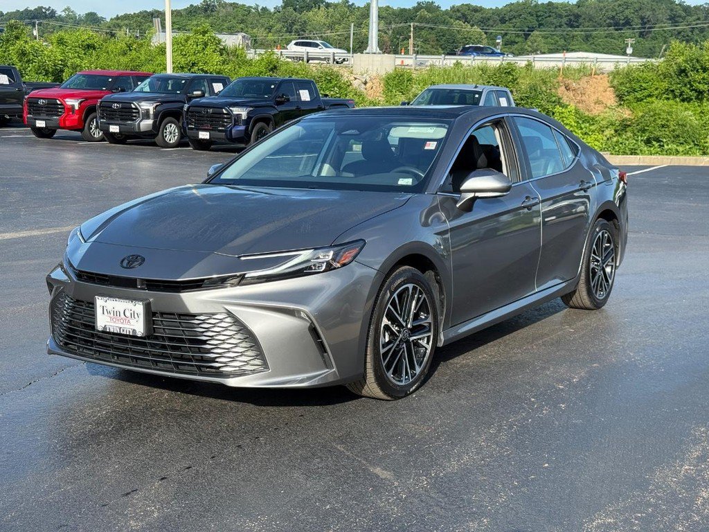 Certified 2025 Toyota Camry XLE AWD/4WD image 9