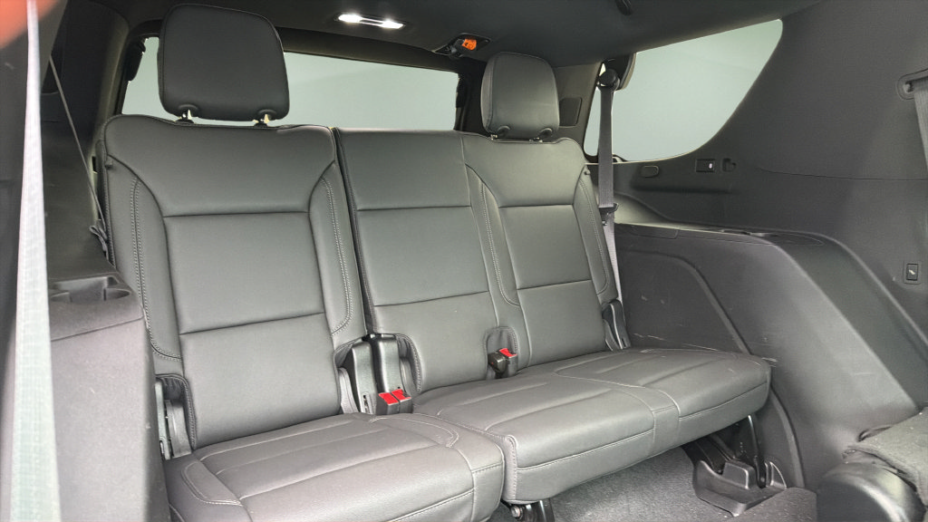 Used 2022 Chevrolet Tahoe LT w/ Luxury Package AWD/4WD image 13