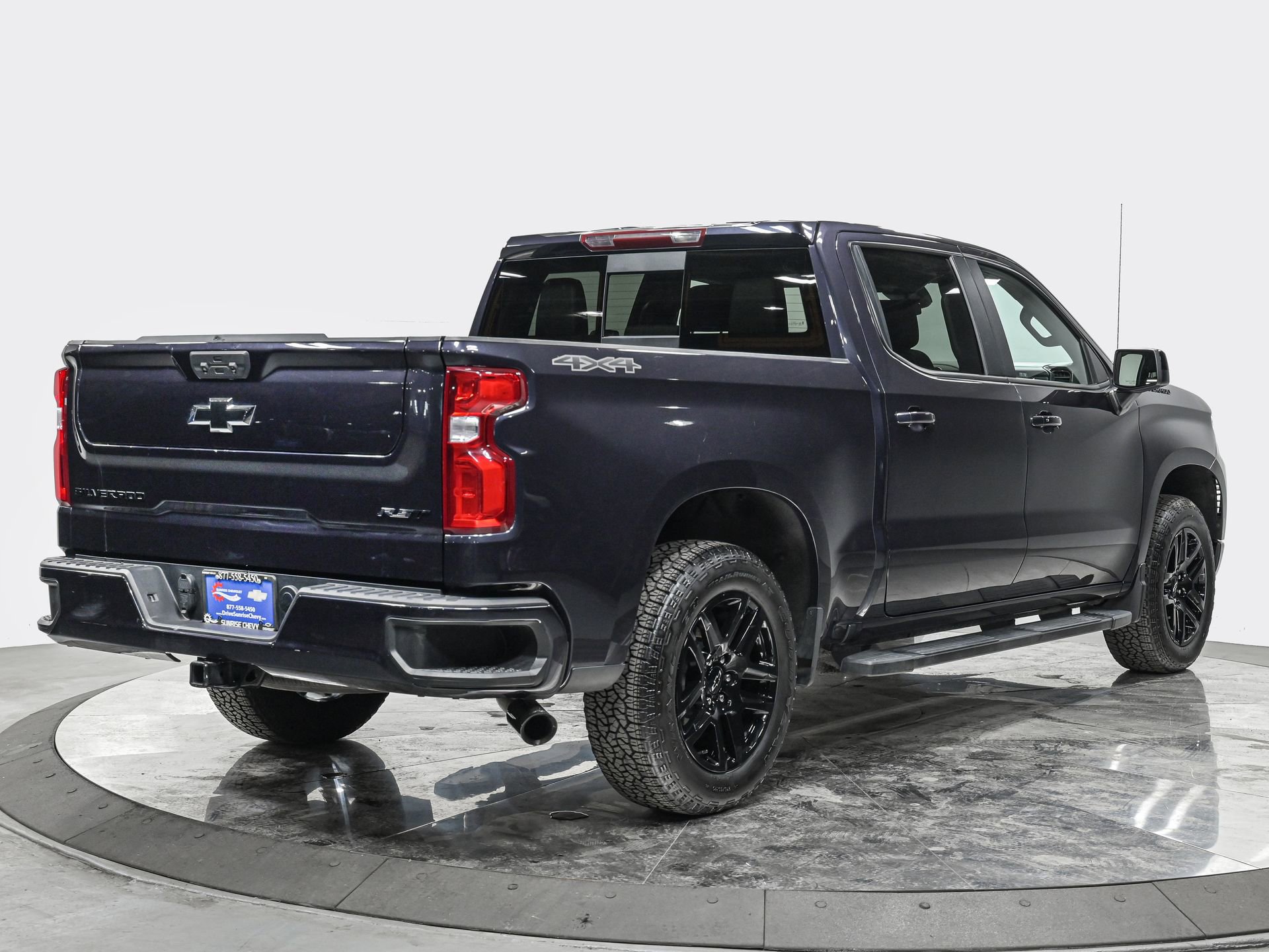 Used 2024 Chevrolet Silverado 1500 RST w/ Dark Appearance Package AWD/4WD image 7