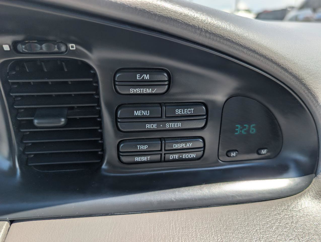 Used 1995 Lincoln Continental FWD image 21