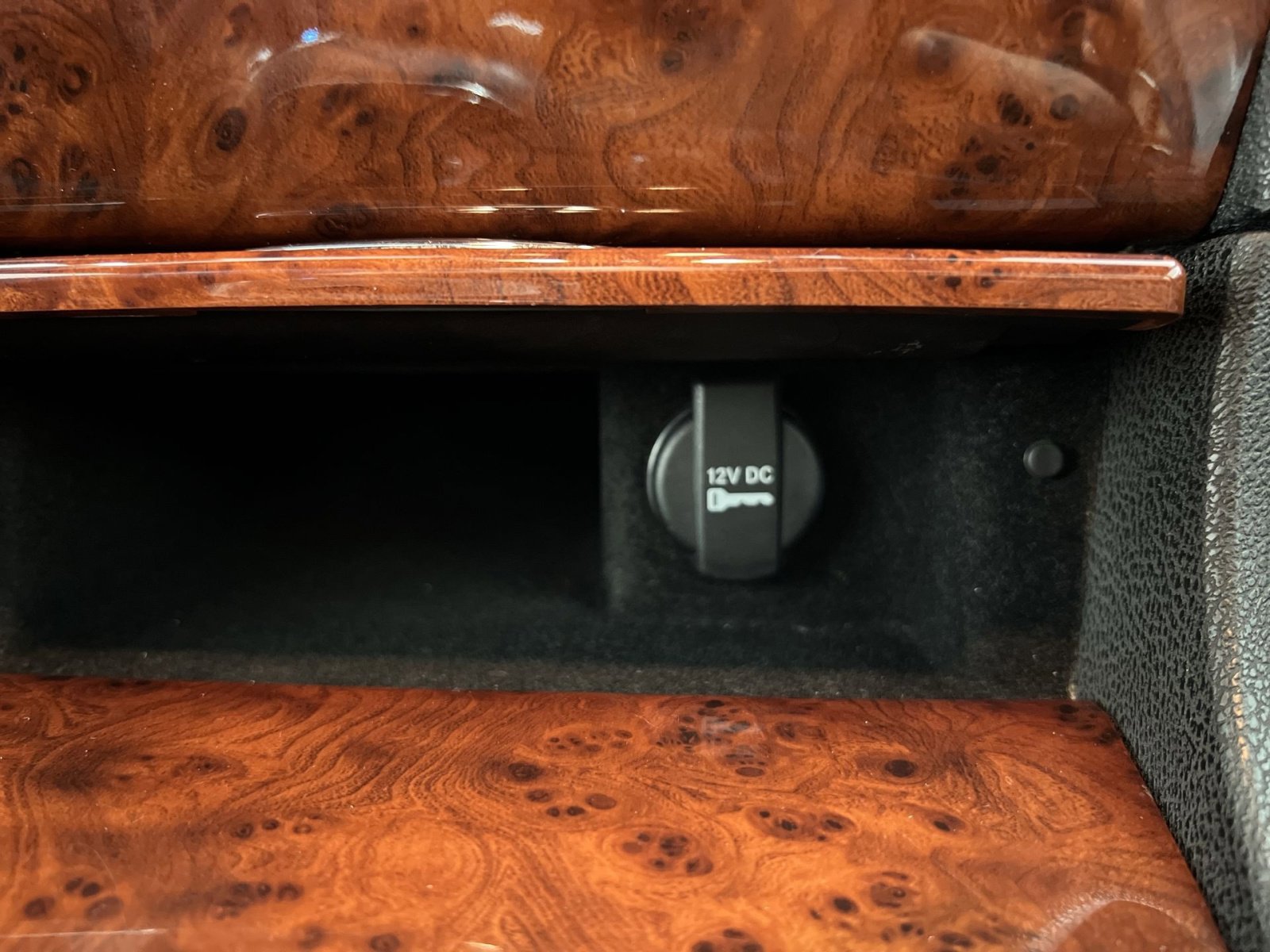 Used 2012 Chrysler 300 Limited image 32