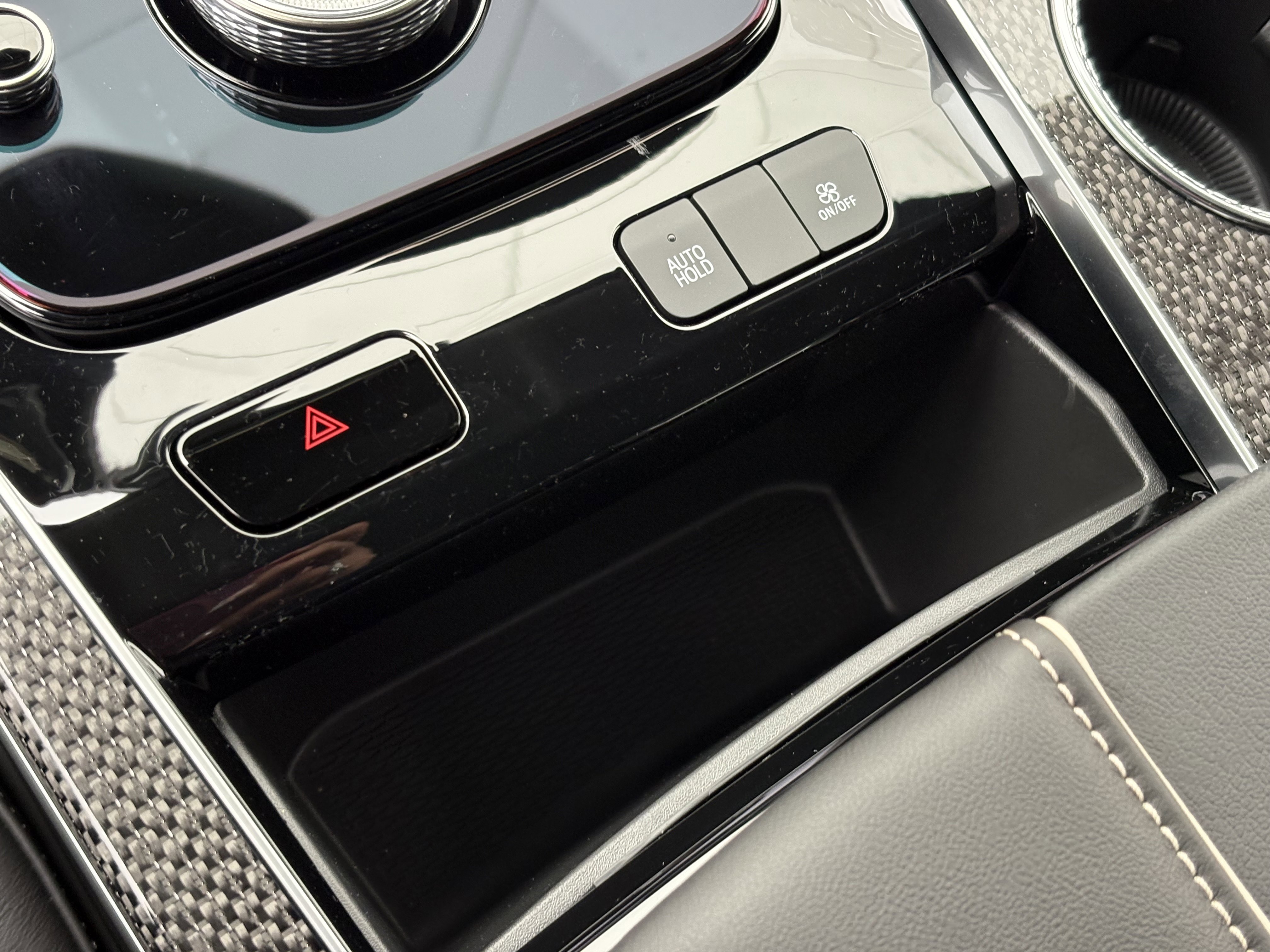 Used 2025 Cadillac Escalade V w/ LPO, ONYX Package image 30