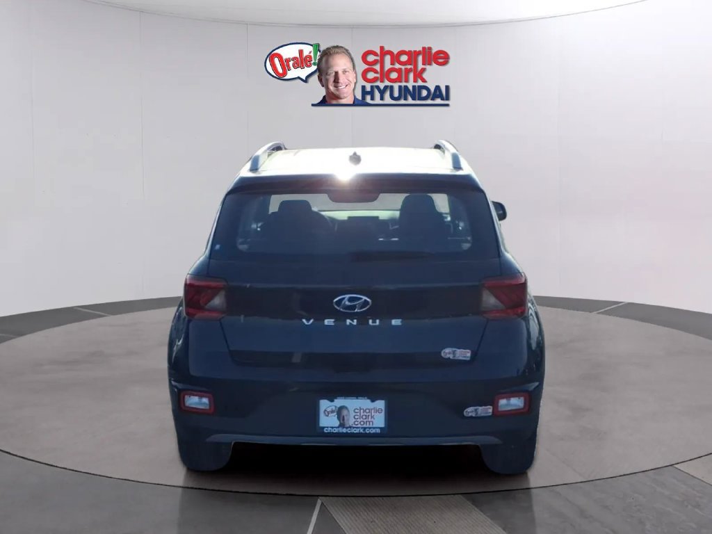 New 2026 Hyundai Venue SEL FWD image 4
