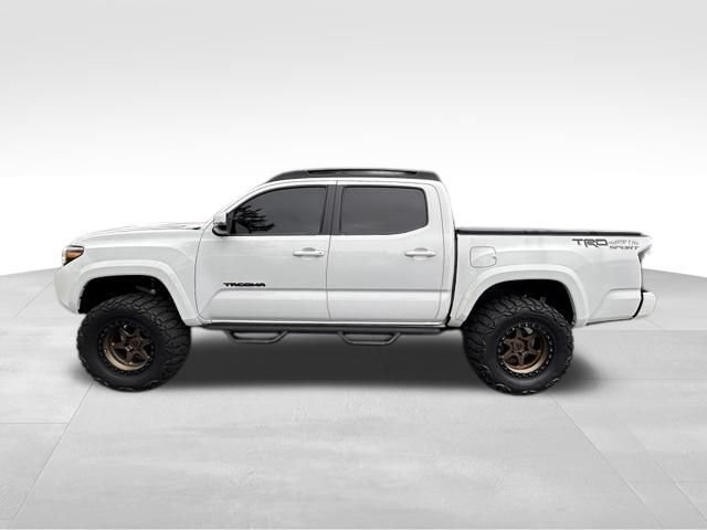 Used 2023 Toyota Tacoma TRD Sport AWD/4WD image 4