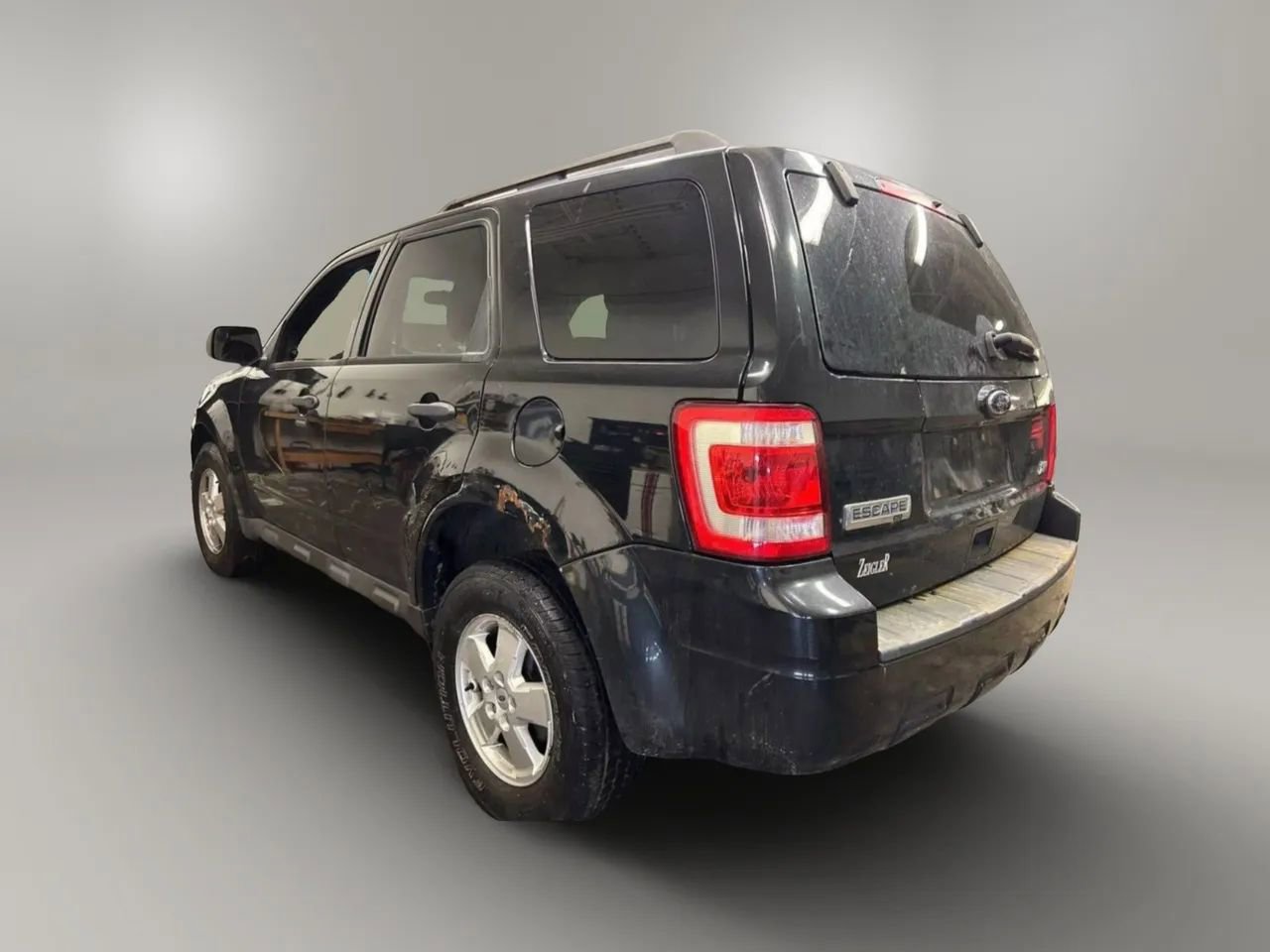 Used 2011 Ford Escape XLT image 3