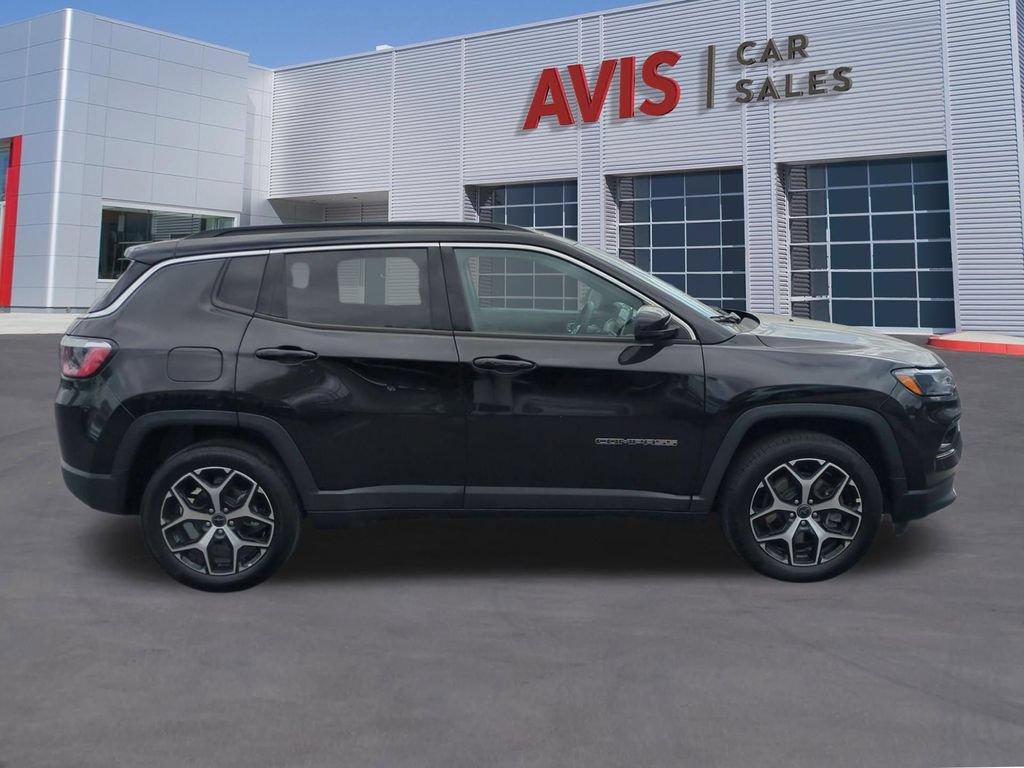 Used 2025 Jeep Compass Limited AWD/4WD image 5