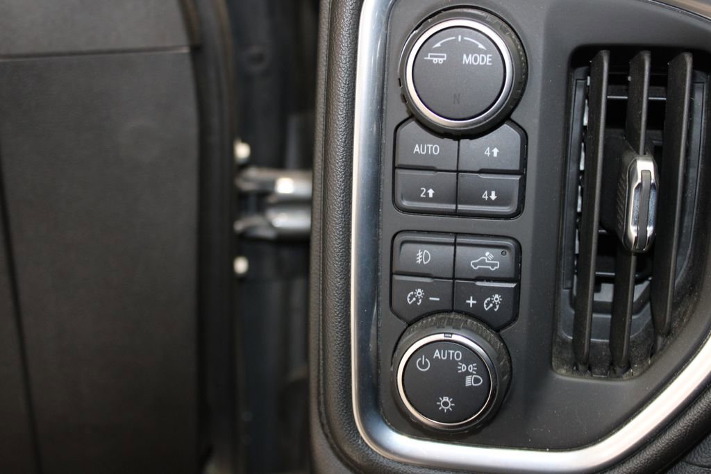 Used 2021 Chevrolet Silverado 1500 RST image 22