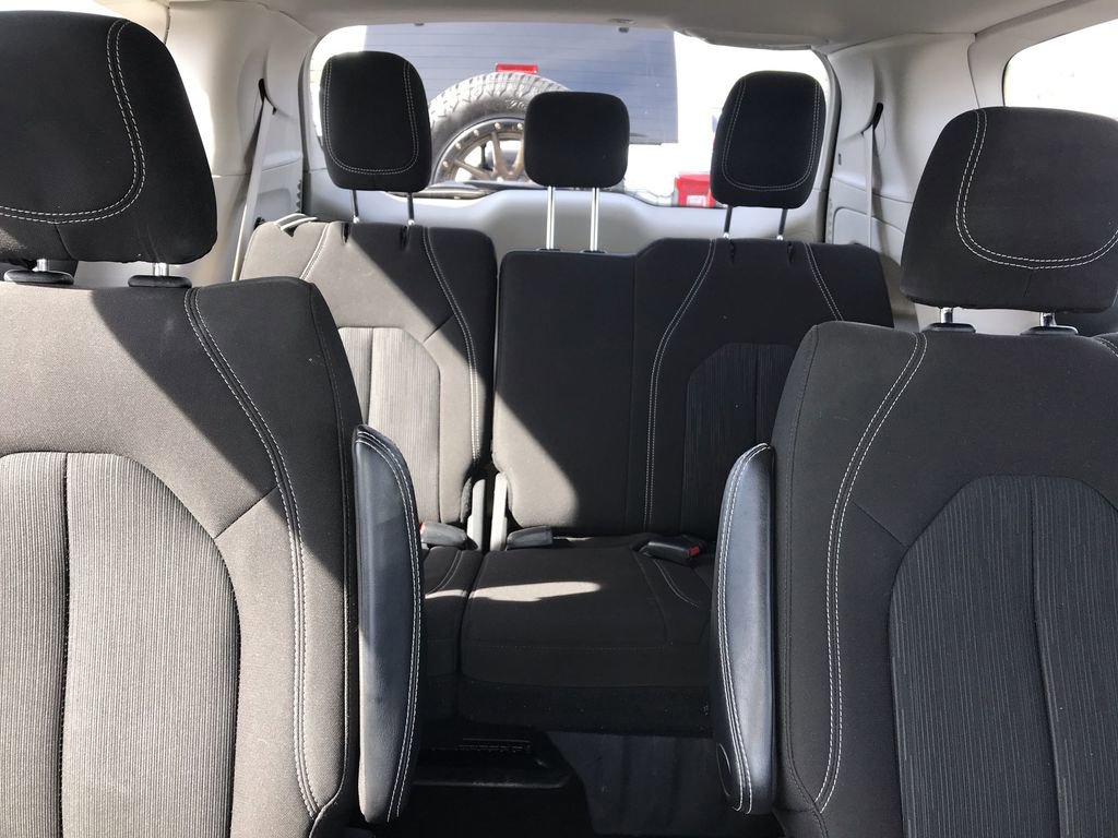 Used 2023 Chrysler Voyager LX image 22