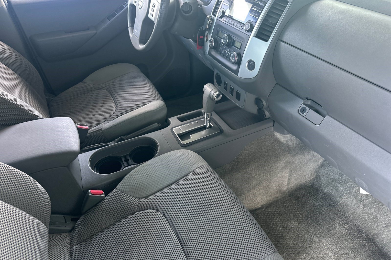 Used 2013 Nissan Frontier SV w/ SV Value Truck Pkg RWD image 25