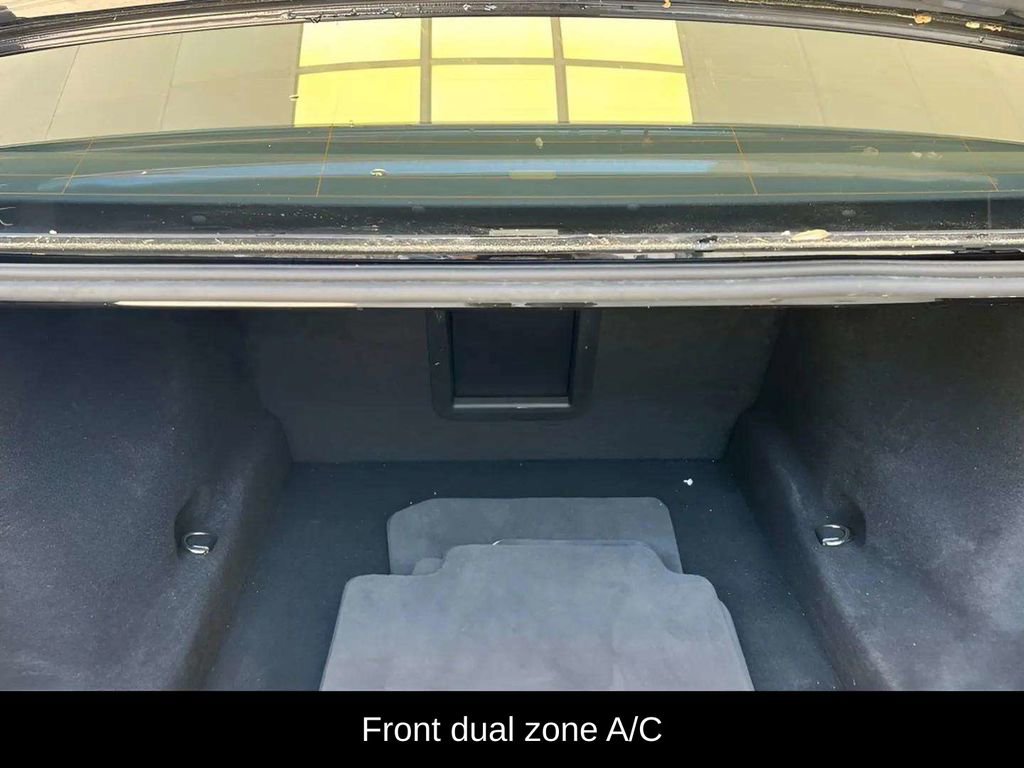 Used 2023 BMW 760i xDrive image 12