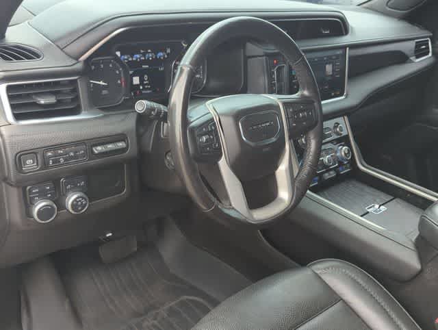 Used 2021 GMC Yukon XL Denali w/ Denali Premium Package AWD/4WD image 10