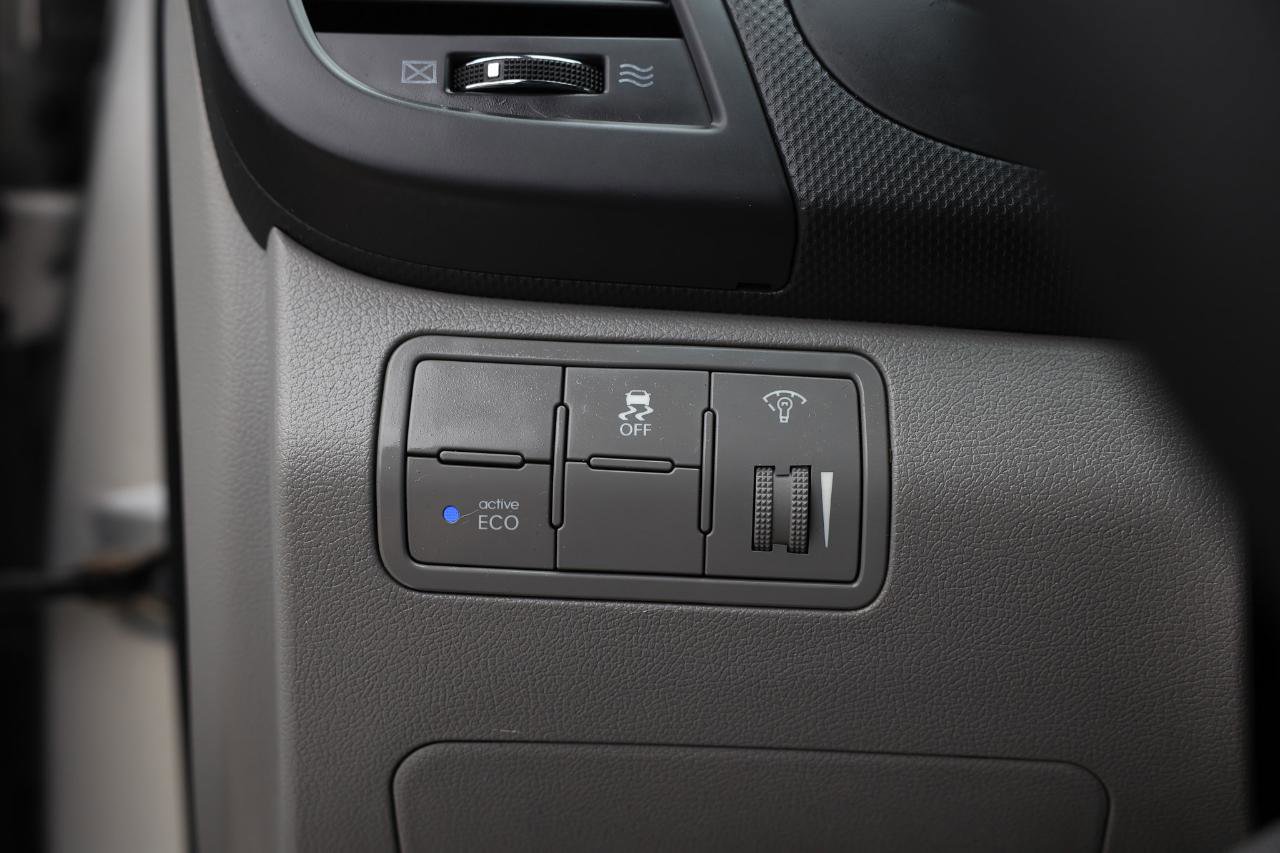 Used 2013 Hyundai Accent GLS image 37