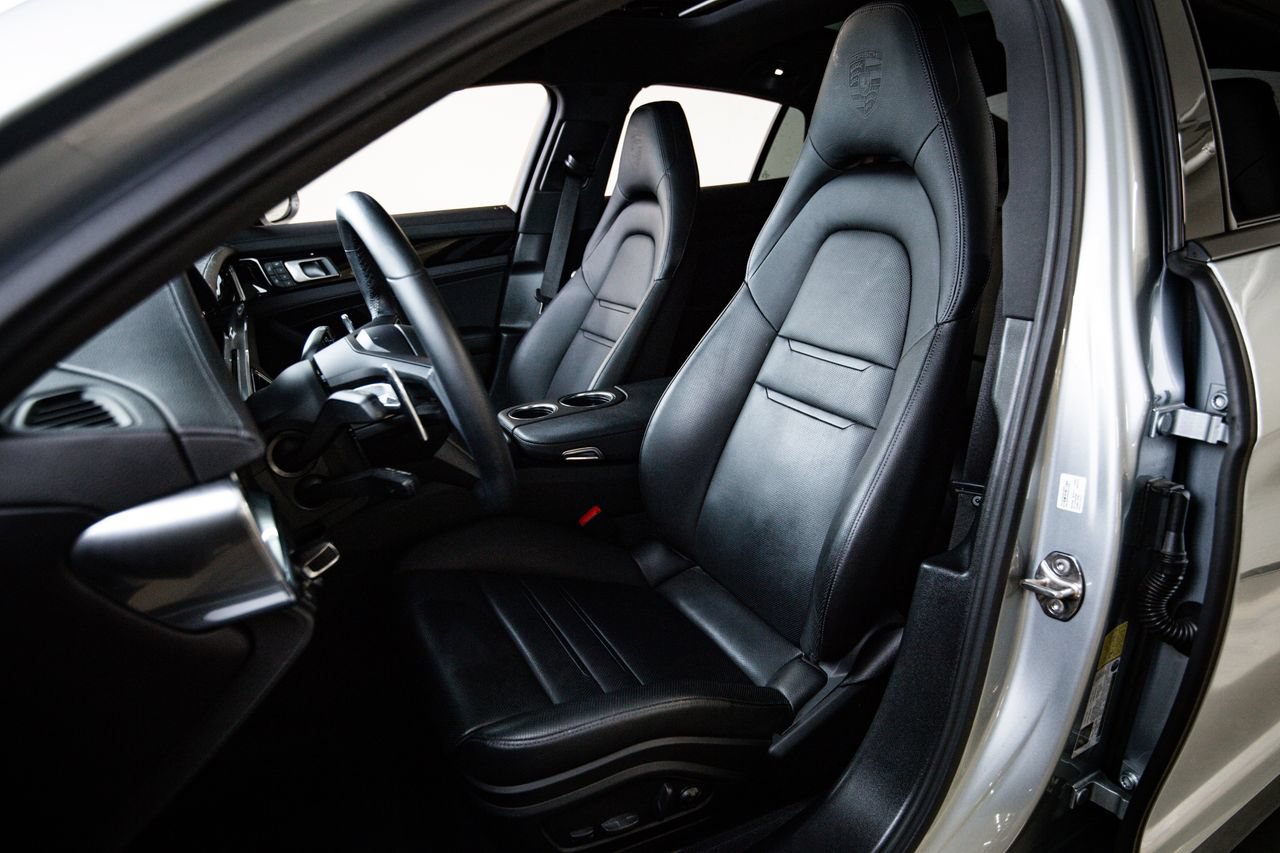 Certified 2023 Porsche Panamera image 5