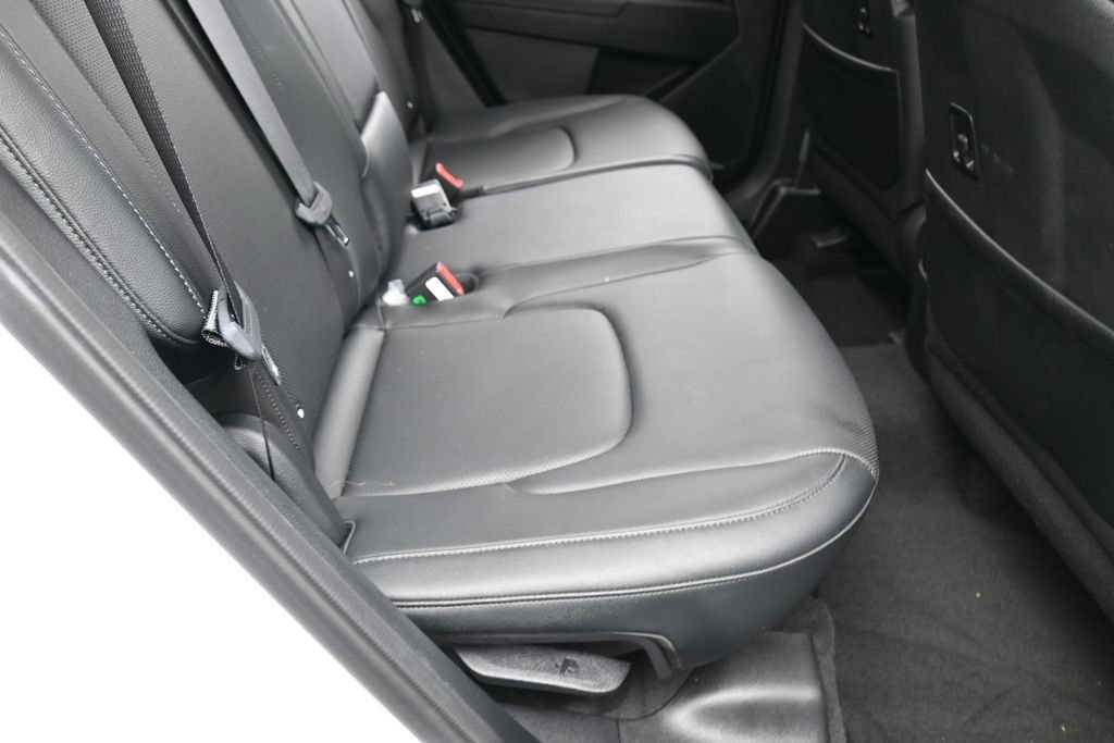 Used 2025 Kia Sportage EX FWD image 40