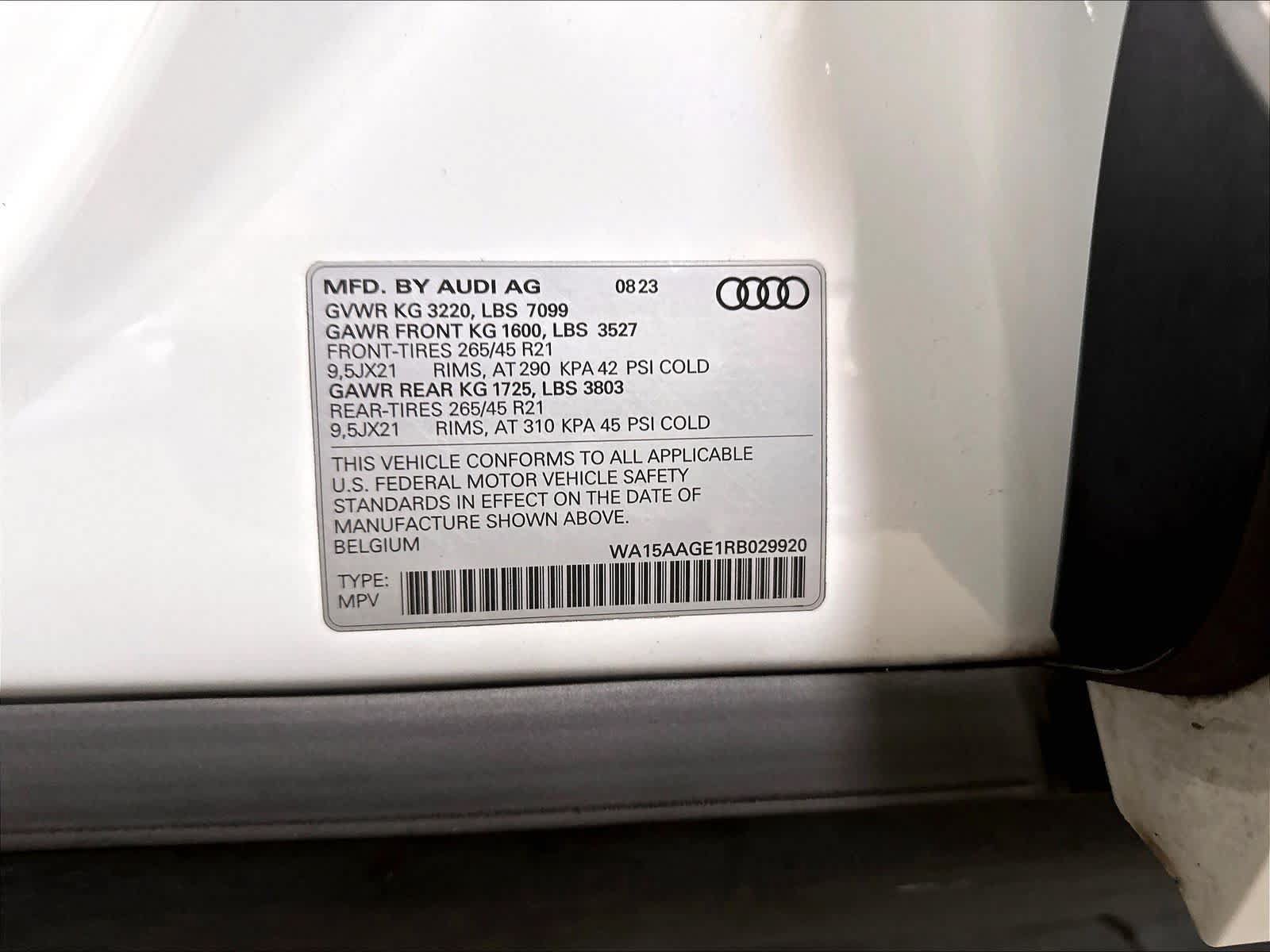 Used 2024 Audi Q8 e-tron Premium Plus AWD/4WD image 40