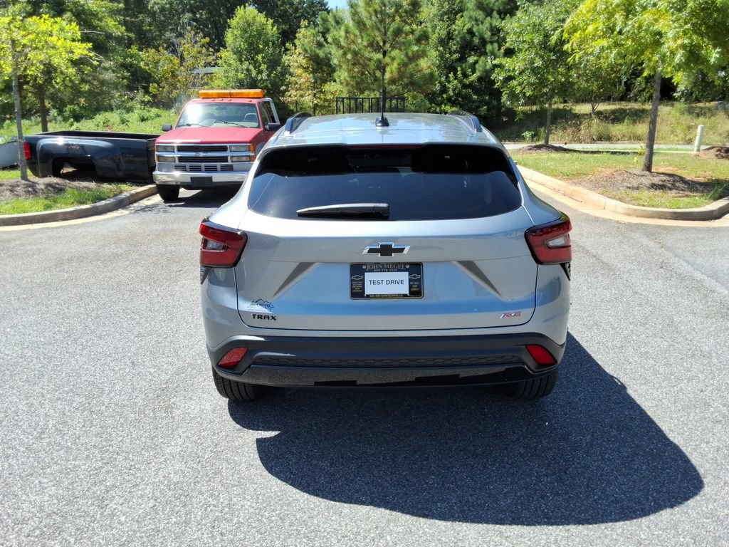 New 2026 Chevrolet Trax RS w/ Sunroof Package FWD image 6