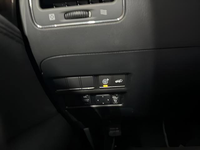 Used 2012 INFINITI QX56 4WD image 23