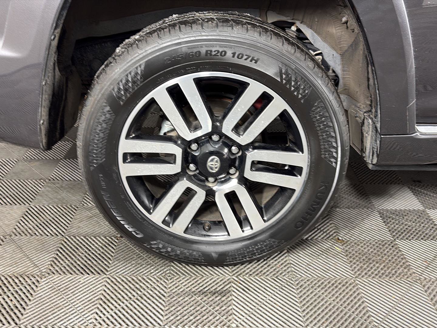 Used 2023 Toyota 4Runner Limited image 12