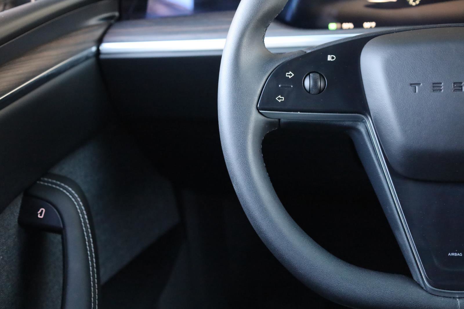 Used 2023 Tesla Model X AWD/4WD image 30