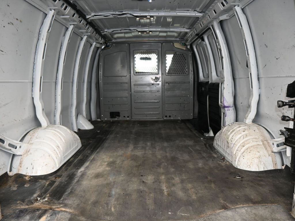 Used 2019 Chevrolet Express 2500 image 29