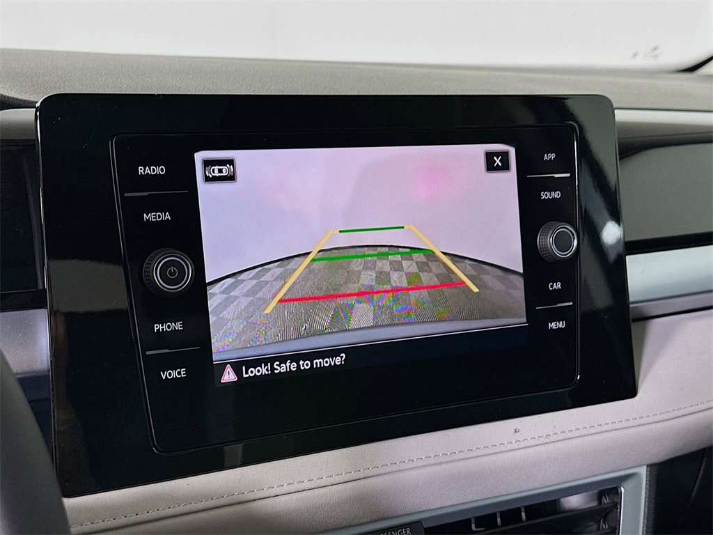 New 2025 Volkswagen Taos SE image 23